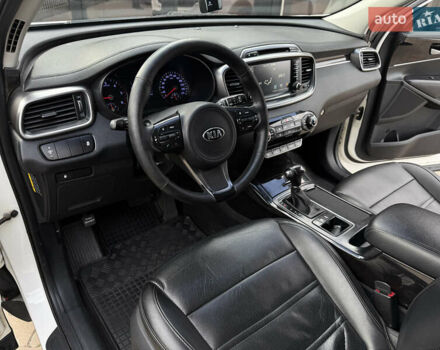 Белый Киа Соренто, объемом двигателя 2 л и пробегом 246 тыс. км за 17300 $, фото 7 на Automoto.ua