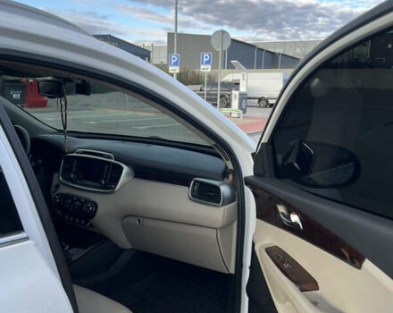 Кіа Соренто 2016 у Києві на Automoto.ua Білий Кіа Соренто, об'ємом двигуна 2 л та пробігом 75 тис. км за 20000 $, фото 14 на Automoto.ua