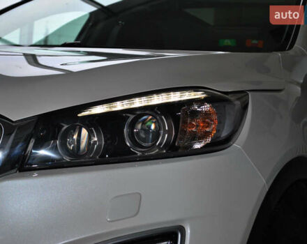 Белый Киа Соренто, объемом двигателя 2.2 л и пробегом 139 тыс. км за 23900 $, фото 7 на Automoto.ua