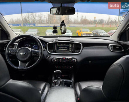 Білий Кіа Соренто, об'ємом двигуна 2 л та пробігом 246 тис. км за 18500 $, фото 15 на Automoto.ua