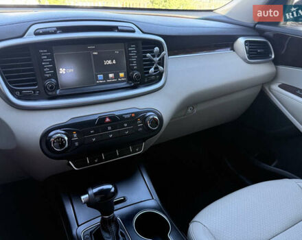 Білий Кіа Соренто, об'ємом двигуна 3.34 л та пробігом 179 тис. км за 14777 $, фото 25 на Automoto.ua