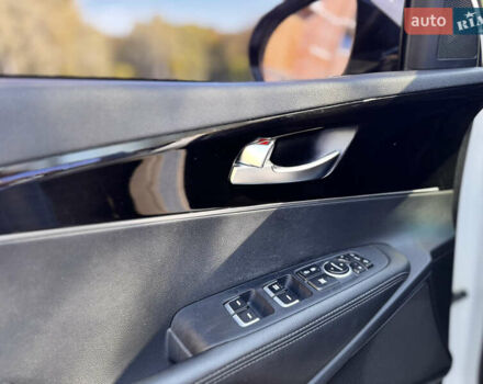 Білий Кіа Соренто, об'ємом двигуна 2 л та пробігом 133 тис. км за 22000 $, фото 10 на Automoto.ua