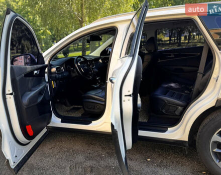Білий Кіа Соренто, об'ємом двигуна 2 л та пробігом 133 тис. км за 22000 $, фото 7 на Automoto.ua