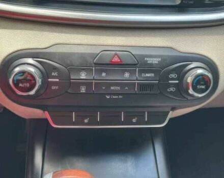 Белый Киа Соренто, объемом двигателя 2.4 л и пробегом 99 тыс. км за 15000 $, фото 14 на Automoto.ua