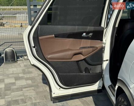 Киа Соренто 2017 в Ровно на Automoto.ua Белый Киа Соренто, объемом двигателя 2.2 л и пробегом 84 тыс. км за 26200 $, фото 27 на Automoto.ua