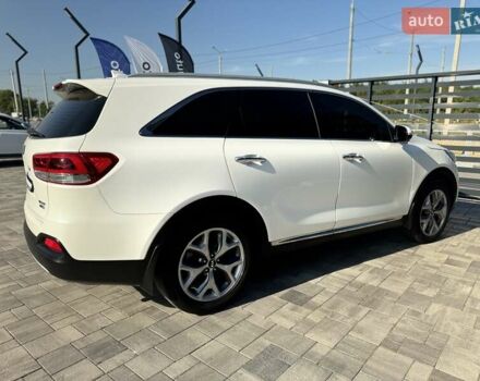 Киа Соренто 2017 в Ровно на Automoto.ua Белый Киа Соренто, объемом двигателя 2.2 л и пробегом 84 тыс. км за 26200 $, фото 2 на Automoto.ua