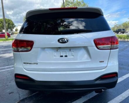 Кіа Соренто 2017 у Львові на Automoto.ua Білий Кіа Соренто, об'ємом двигуна 2.4 л та пробігом 61 тис. км за 10000 $, фото 6 на Automoto.ua