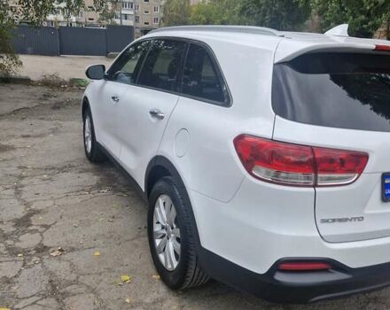 Білий Кіа Соренто, об'ємом двигуна 2.4 л та пробігом 65 тис. км за 16000 $, фото 6 на Automoto.ua