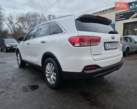 Белый Киа Соренто, объемом двигателя 2.36 л и пробегом 65 тыс. км за 15300 $, фото 7 на Automoto.ua
