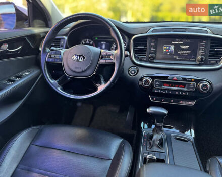 Білий Кіа Соренто, об'ємом двигуна 2 л та пробігом 133 тис. км за 22000 $, фото 16 на Automoto.ua