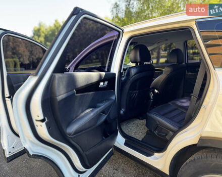 Киа Соренто 2017 в Хмельницком на Automoto.ua Белый Киа Соренто, объемом двигателя 2 л и пробегом 133 тыс. км за 24500 $, фото 14 на Automoto.ua