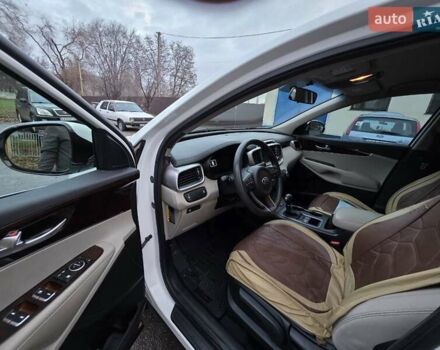 Белый Киа Соренто, объемом двигателя 2.36 л и пробегом 65 тыс. км за 15300 $, фото 4 на Automoto.ua