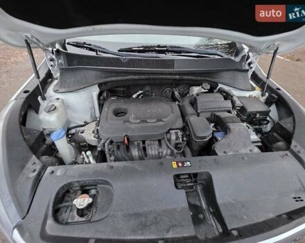 Білий Кіа Соренто, об'ємом двигуна 2.36 л та пробігом 67 тис. км за 14900 $, фото 7 на Automoto.ua