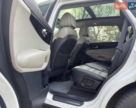 Білий Кіа Соренто, об'ємом двигуна 2.2 л та пробігом 115 тис. км за 25500 $, фото 12 на Automoto.ua