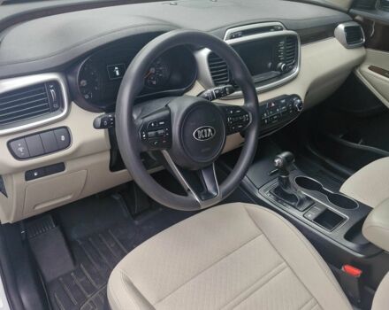 Белый Киа Соренто, объемом двигателя 2.4 л и пробегом 67 тыс. км за 15700 $, фото 6 на Automoto.ua