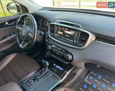 Киа Соренто 2017 в Ровно на Automoto.ua Белый Киа Соренто, объемом двигателя 2.2 л и пробегом 84 тыс. км за 26200 $, фото 39 на Automoto.ua