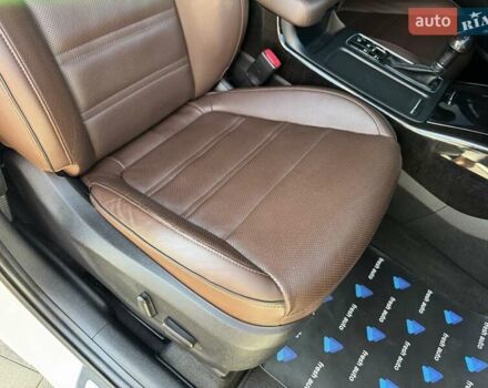 Киа Соренто 2017 в Ровно на Automoto.ua Белый Киа Соренто, объемом двигателя 2.2 л и пробегом 84 тыс. км за 26200 $, фото 35 на Automoto.ua