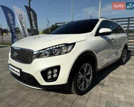 Киа Соренто 2017 в Ровно на Automoto.ua Белый Киа Соренто, объемом двигателя 2.2 л и пробегом 84 тыс. км за 26200 $, фото 7 на Automoto.ua