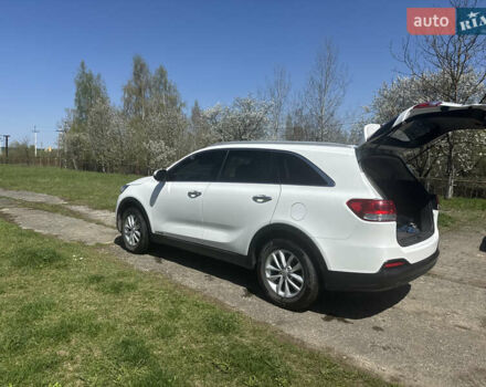 Белый Киа Соренто, объемом двигателя 3.3 л и пробегом 150 тыс. км за 19500 $, фото 10 на Automoto.ua