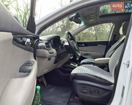 Білий Кіа Соренто, об'ємом двигуна 2.2 л та пробігом 115 тис. км за 25500 $, фото 9 на Automoto.ua