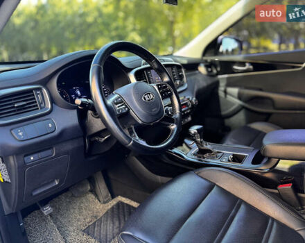 Білий Кіа Соренто, об'ємом двигуна 2 л та пробігом 133 тис. км за 22000 $, фото 9 на Automoto.ua