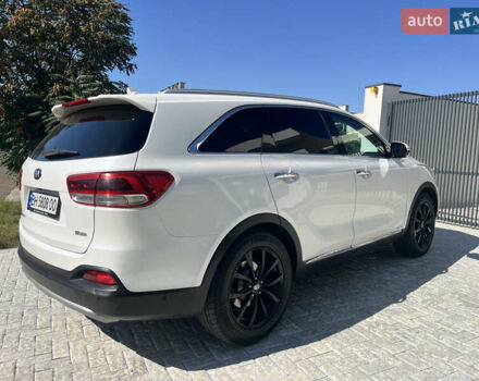 Белый Киа Соренто, объемом двигателя 2.2 л и пробегом 165 тыс. км за 21000 $, фото 6 на Automoto.ua
