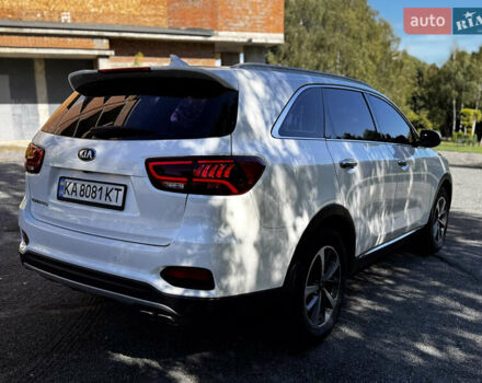 Білий Кіа Соренто, об'ємом двигуна 2 л та пробігом 133 тис. км за 22000 $, фото 3 на Automoto.ua