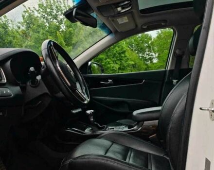 Киа Соренто 2018 в Киеве на Automoto.ua Белый Киа Соренто, объемом двигателя 2.2 л и пробегом 185 тыс. км за 20999 $, фото 7 на Automoto.ua