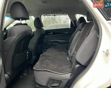 Білий Кіа Соренто, об'ємом двигуна 2.2 л та пробігом 51 тис. км за 31000 $, фото 23 на Automoto.ua