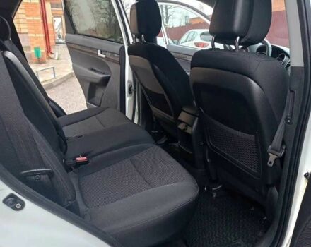 Белый Киа Соренто, объемом двигателя 0 л и пробегом 107 тыс. км за 11800 $, фото 18 на Automoto.ua