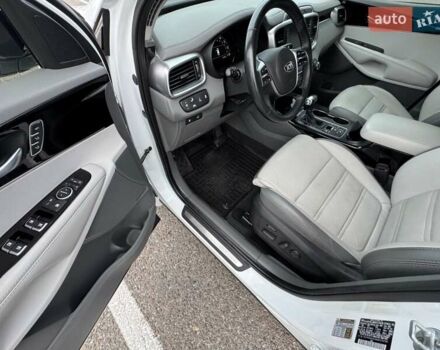 Білий Кіа Соренто, об'ємом двигуна 3.3 л та пробігом 70 тис. км за 23500 $, фото 47 на Automoto.ua
