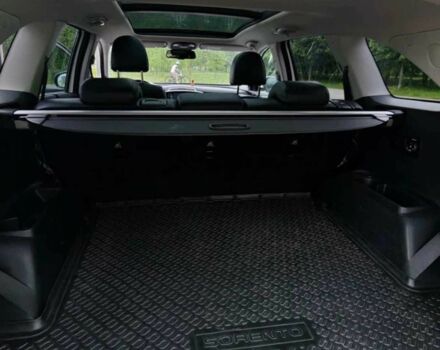 Киа Соренто 2018 в Киеве на Automoto.ua Белый Киа Соренто, объемом двигателя 2.2 л и пробегом 185 тыс. км за 20999 $, фото 9 на Automoto.ua