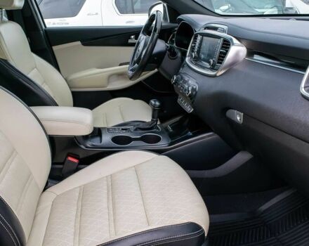 Белый Киа Соренто, объемом двигателя 3.3 л и пробегом 36 тыс. км за 14000 $, фото 10 на Automoto.ua