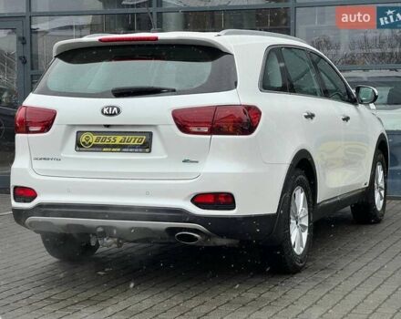 Білий Кіа Соренто, об'ємом двигуна 2.2 л та пробігом 51 тис. км за 31000 $, фото 6 на Automoto.ua
