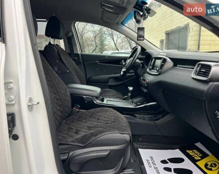 Білий Кіа Соренто, об'ємом двигуна 2.2 л та пробігом 51 тис. км за 31000 $, фото 25 на Automoto.ua