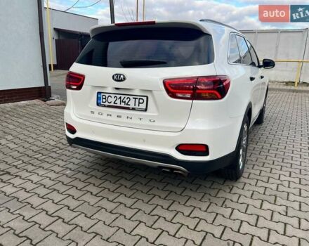 Белый Киа Соренто, объемом двигателя 2.2 л и пробегом 156 тыс. км за 27999 $, фото 6 на Automoto.ua