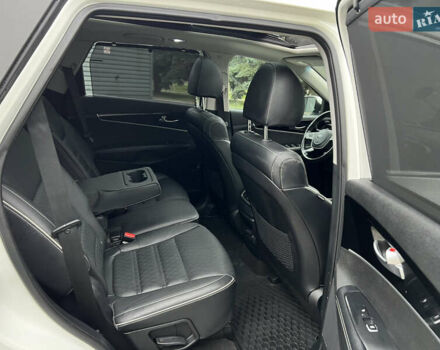 Білий Кіа Соренто, об'ємом двигуна 2.2 л та пробігом 171 тис. км за 28500 $, фото 43 на Automoto.ua