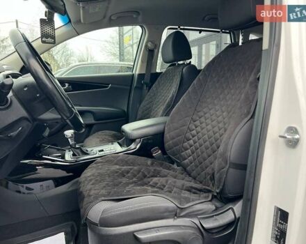 Білий Кіа Соренто, об'ємом двигуна 2.2 л та пробігом 51 тис. км за 31000 $, фото 8 на Automoto.ua