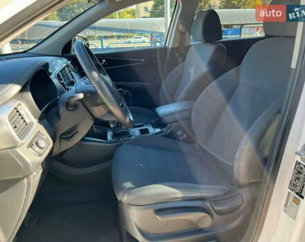 Белый Киа Соренто, объемом двигателя 3.3 л и пробегом 148 тыс. км за 15500 $, фото 16 на Automoto.ua
