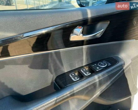 Белый Киа Соренто, объемом двигателя 3.3 л и пробегом 148 тыс. км за 15500 $, фото 15 на Automoto.ua