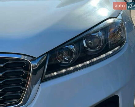 Белый Киа Соренто, объемом двигателя 3.3 л и пробегом 148 тыс. км за 15500 $, фото 3 на Automoto.ua