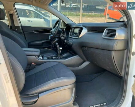 Белый Киа Соренто, объемом двигателя 3.3 л и пробегом 148 тыс. км за 15500 $, фото 26 на Automoto.ua