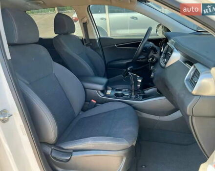 Белый Киа Соренто, объемом двигателя 3.3 л и пробегом 148 тыс. км за 15500 $, фото 27 на Automoto.ua