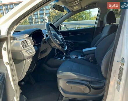 Белый Киа Соренто, объемом двигателя 3.3 л и пробегом 148 тыс. км за 15500 $, фото 13 на Automoto.ua