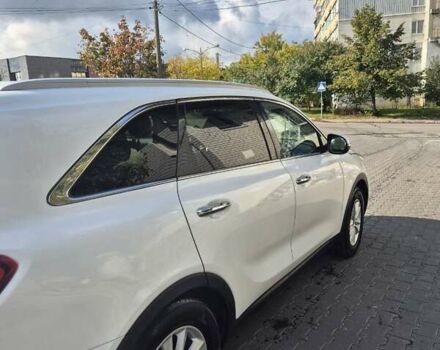 Белый Киа Соренто, объемом двигателя 2.4 л и пробегом 85 тыс. км за 18200 $, фото 2 на Automoto.ua