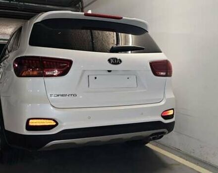 Белый Киа Соренто, объемом двигателя 2.2 л и пробегом 74 тыс. км за 26000 $, фото 2 на Automoto.ua