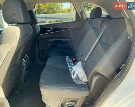 Белый Киа Соренто, объемом двигателя 3.3 л и пробегом 148 тыс. км за 15500 $, фото 19 на Automoto.ua