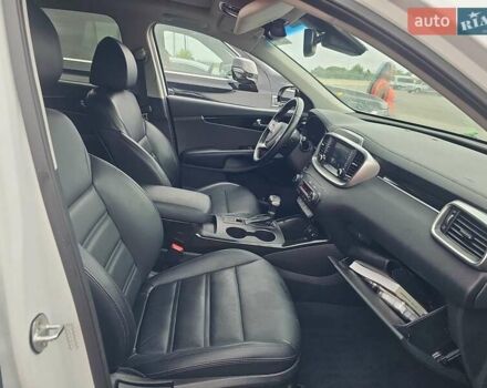 Белый Киа Соренто, объемом двигателя 3.3 л и пробегом 72 тыс. км за 12300 $, фото 10 на Automoto.ua