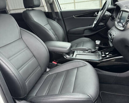 Білий Кіа Соренто, об'ємом двигуна 2.2 л та пробігом 156 тис. км за 28500 $, фото 24 на Automoto.ua