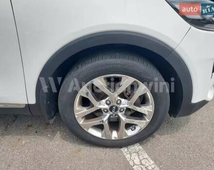 Белый Киа Соренто, объемом двигателя 2.2 л и пробегом 88 тыс. км за 12500 $, фото 27 на Automoto.ua
